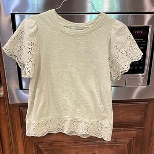 Design History Eyelet Sleeve Top - Soft Green